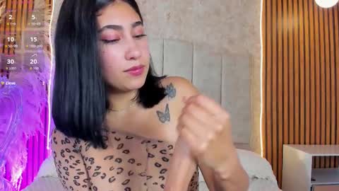 Snapshot of oasisensier chatting on 10/30/25, 03:13 MAILY  online show from 10/30/25, 03:13