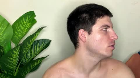 Snapshot of obsidianman95 chatting on 10/22/25, 05:02 I Chill online show from 10/22/25, 05:02