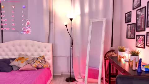 Lana online show from 11/16/25, 08:25