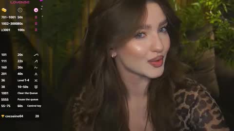 Snapshot of oceaneyessss_ chatting on 10/09/25, 08:29 Kristina online show from 10/09/25, 08:29