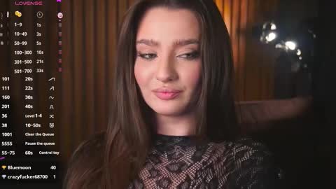 Snapshot of oceaneyessss_ chatting on 11/29/25, 08:23 Kristina online show from 11/29/25, 08:23