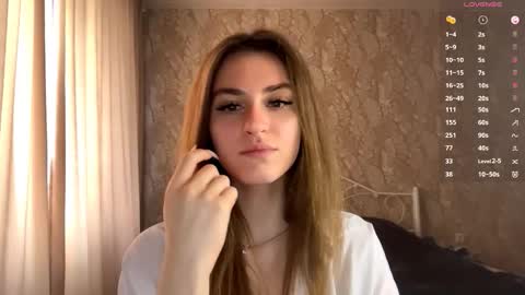 Mia online show from 10/02/25, 08:10