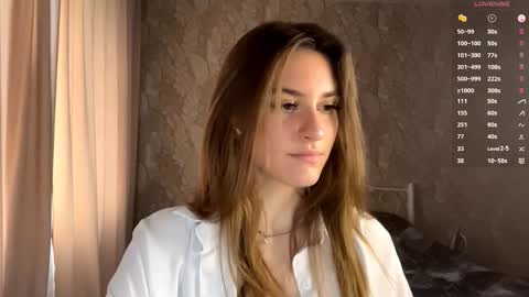 Mia online show from 10/12/25, 09:08