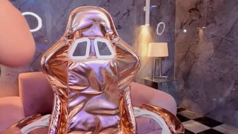 odette_b online show from 11/26/25, 04:02