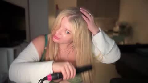 Odri online show from 11/06/25, 01:23