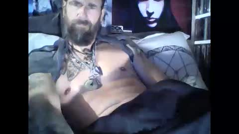 Snapshot of oedipe666 chatting on 12/12/24, 03:37 oedipe666cam online show from 12/12/24, 03:37