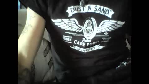 Snapshot of oedipe666 chatting on 12/26/24, 01:32 oedipe666cam online show from 12/26/24, 01:32
