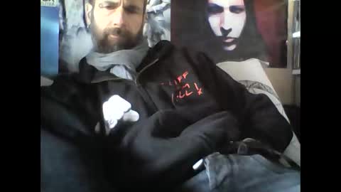 Snapshot of oedipe666 chatting on 01/03/25, 09:36 oedipe666cam online show from 01/03/25, 09:36