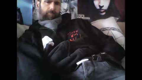 Snapshot of oedipe666 chatting on 01/03/25, 02:51 oedipe666cam online show from 01/03/25, 02:51