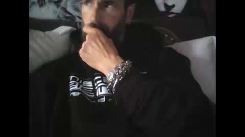 Snapshot of oedipe666 chatting on 09/27/25, 01:05 oedipe666cam online show from 09/27/25, 01:05