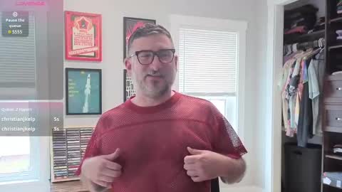 Snapshot of office_dad chatting on 10/31/25, 05:58 Office Dad online show from 10/31/25, 05:58