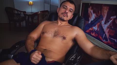 Snapshot of officeman7 chatting on 12/16/24, 08:48 officeman7 online show from 12/16/24, 08:48