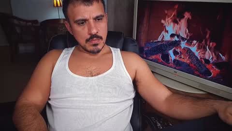 Snapshot of officeman7 chatting on 12/27/24, 08:39 officeman7 online show from 12/27/24, 08:39