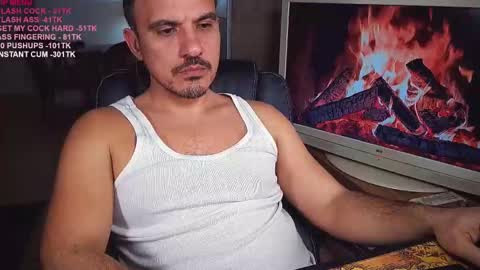 Snapshot of officeman7 chatting on 03/05/25, 04:57 officeman7 online show from 03/05/25, 04:57