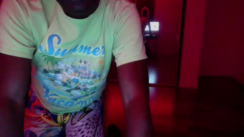 Snapshot of officialmoneyxxx chatting on 10/19/25, 08:37 Money online show from 10/19/25, 08:37