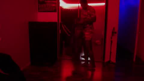 Snapshot of officialmoneyxxx chatting on 10/30/25, 11:44 Money online show from 10/30/25, 11:44