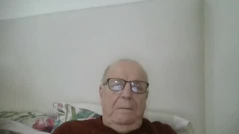Snapshot of oggi95 chatting on 12/30/24, 11:48 oggi95 online show from 12/30/24, 11:48