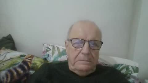 Snapshot of oggi95 chatting on 01/02/25, 10:48 oggi95 online show from 01/02/25, 10:48