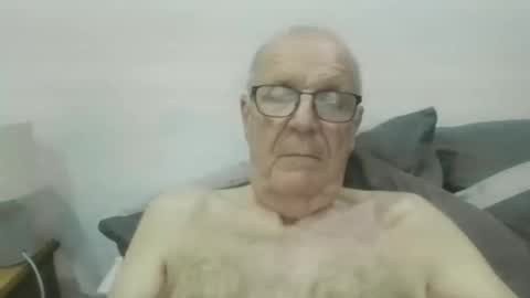 Snapshot of oggi95 chatting on 09/21/25, 06:53 oggi95 online show from 09/21/25, 06:53