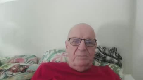 Snapshot of oggi95 chatting on 10/02/25, 02:13 oggi95 online show from 10/02/25, 02:13