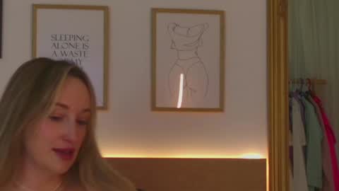 Snapshot of oh_kitty chatting on 03/06/25, 10:09 Kourtney online show from 03/06/25, 10:09
