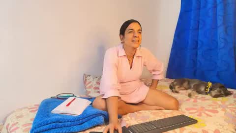 Snapshot of oh_tique chatting on 10/19/25, 06:41 LU online show from 10/19/25, 06:41