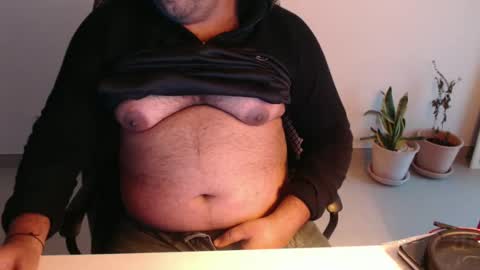 Snapshot of ohfck11 chatting on 12/06/24, 01:55 Chubby Gary online show from 12/06/24, 01:55