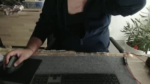 Snapshot of ohfck11 chatting on 02/13/25, 10:55 Chubby Gary online show from 02/13/25, 10:55