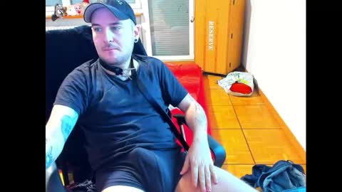 Snapshot of ohihoe92 chatting on 12/20/24, 10:05 Chris online show from 12/20/24, 10:05