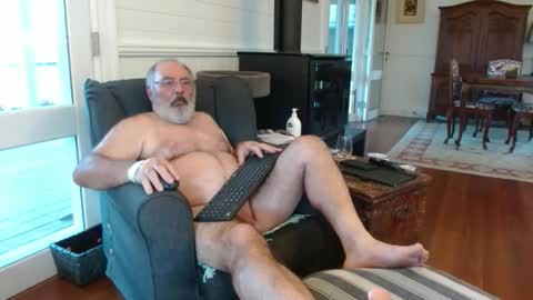 Snapshot of ohjonny55 chatting on 10/13/25, 05:18 Ohjonny online show from 10/13/25, 05:18