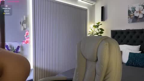 Emma online show from 10/01/25, 01:33