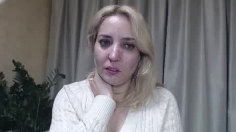 Mari online show from 10/14/25, 04:19