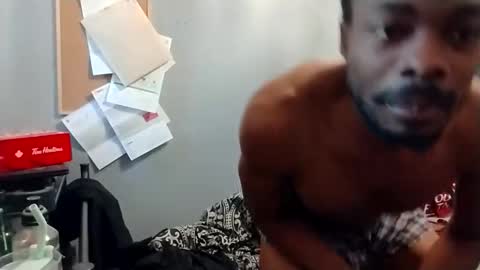 Snapshot of ojrobi chatting on 11/16/25, 12:55 ojrobi online show from 11/16/25, 12:55