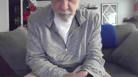 Snapshot of old_bald63 chatting on 11/02/25, 03:25 old_bald63 online show from 11/02/25, 03:25