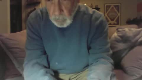 Snapshot of old_bald63 chatting on 11/28/25, 09:45 old_bald63 online show from 11/28/25, 09:45