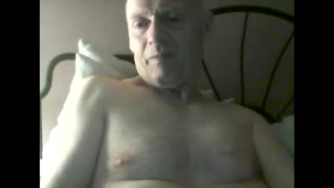 Snapshot of oldbuthorny62 chatting on 01/24/25, 06:03 oldbuthorny62 online show from 01/24/25, 06:03