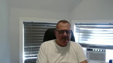 Snapshot of oldguybigd chatting on 09/09/25, 11:26 oldguybigd online show from 09/09/25, 11:26