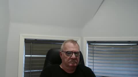 Snapshot of oldguybigd chatting on 10/09/25, 08:29 oldguybigd online show from 10/09/25, 08:29