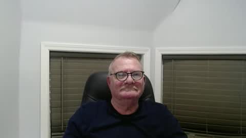 Snapshot of oldguybigd chatting on 11/27/25, 04:36 oldguybigd online show from 11/27/25, 04:36