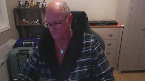 Snapshot of oldveteranuk chatting on 09/17/25, 04:47 oldveteranuk online show from 09/17/25, 04:47