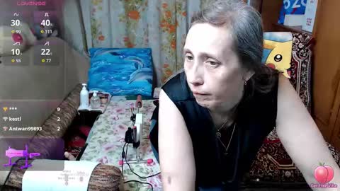 Olguscha online show from 10/22/25, 11:43