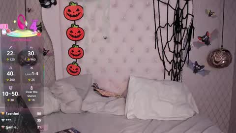 oliiverr22 online show from 10/31/25, 12:28