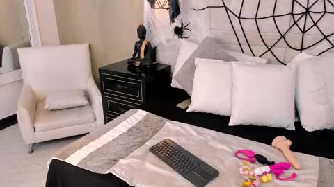 OliiviaGarciaa online show from 10/12/25, 08:30