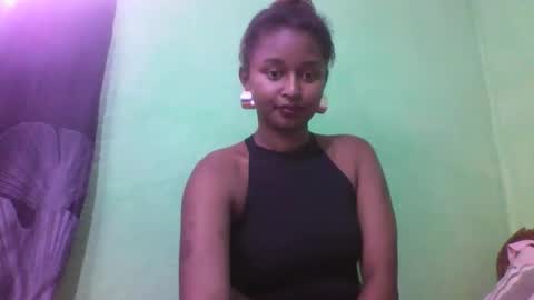 olinah610 online show from 10/30/25, 07:54