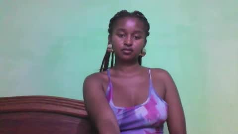 olinah610 online show from 11/19/25, 06:19