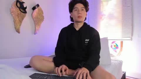 Oliver Pixx online show from 10/01/25, 01:17