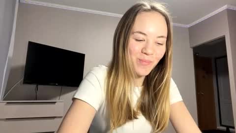 Amelia online show from 12/03/25, 10:13