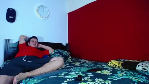 Snapshot of oliver_and_megan chatting on 10/17/25, 09:01 Oliver and MeganIndependent online show from 10/17/25, 09:01