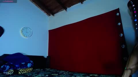 Snapshot of oliver_and_megan chatting on 11/09/25, 08:01 Oliver and MeganIndependent online show from 11/09/25, 08:01