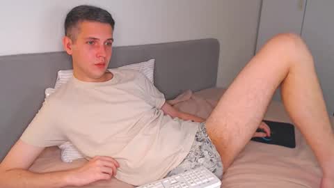 Snapshot of oliver_hort chatting on 10/12/25, 10:47 Oliver online show from 10/12/25, 10:47